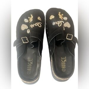 Fashion fun clog. Size 10. Cute sparkly embellishments.